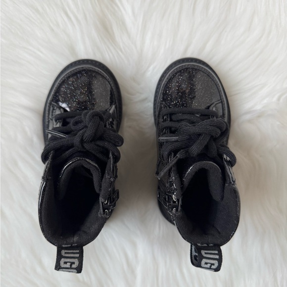 NEW! Ugg Robley Glitter Boots - Picture 2 of 10